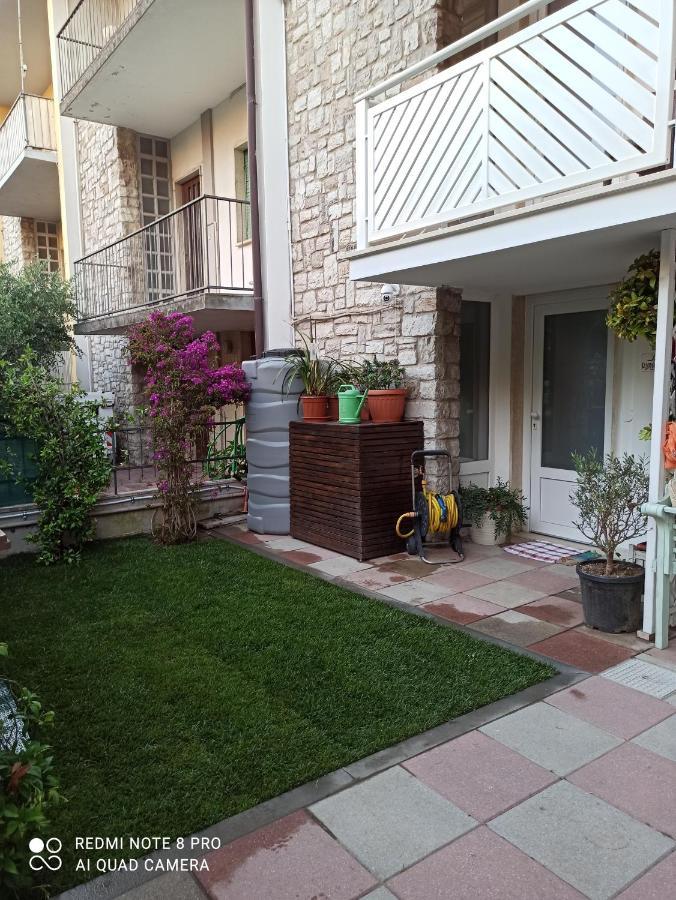 Il Don Minzoni 98 "Casa Vacanze" ลิโด ดิ กามาโยเร ภายนอก รูปภาพ