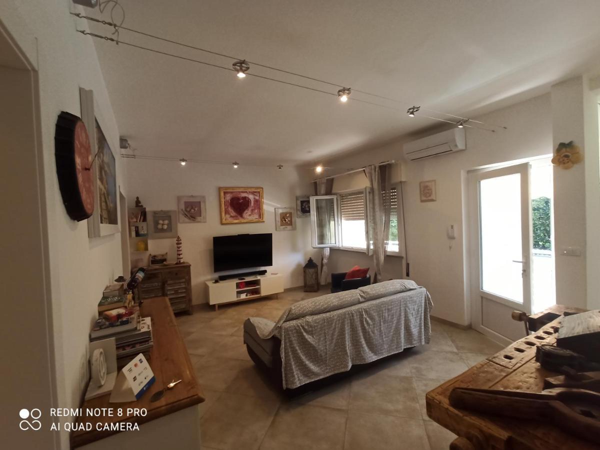 Il Don Minzoni 98 "Casa Vacanze" ลิโด ดิ กามาโยเร ภายนอก รูปภาพ