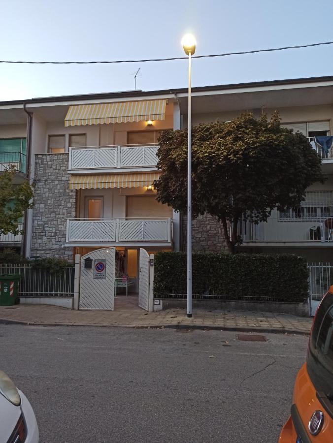 Il Don Minzoni 98 "Casa Vacanze" ลิโด ดิ กามาโยเร ภายนอก รูปภาพ