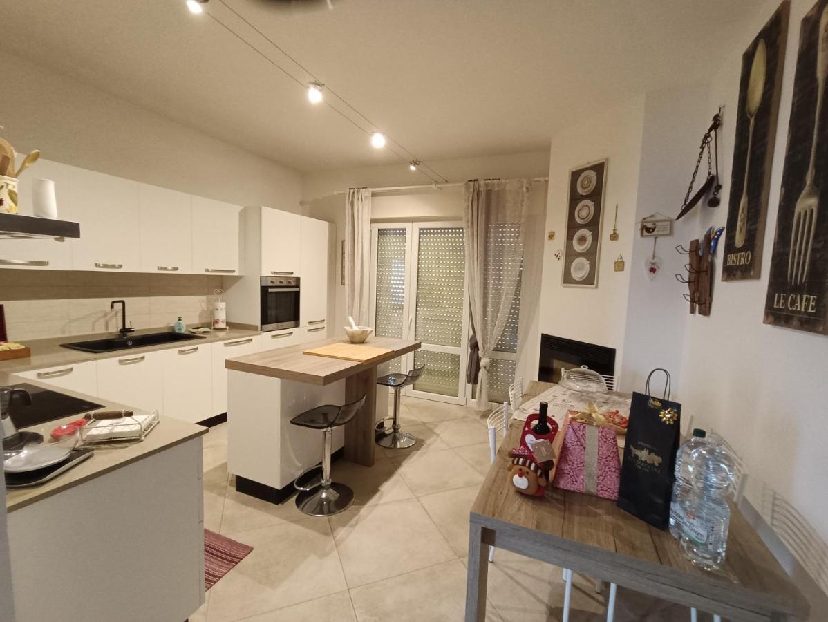 Il Don Minzoni 98 "Casa Vacanze" ลิโด ดิ กามาโยเร ภายนอก รูปภาพ