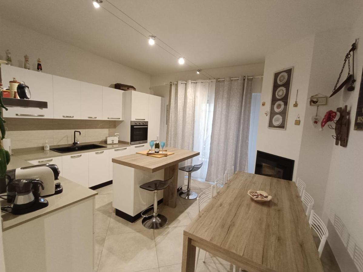 Il Don Minzoni 98 "Casa Vacanze" ลิโด ดิ กามาโยเร ภายนอก รูปภาพ